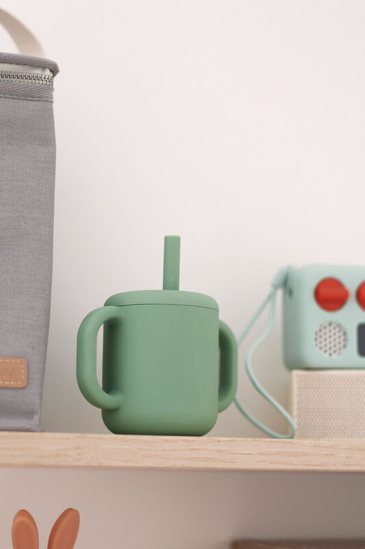 Silicone straw cup sage green